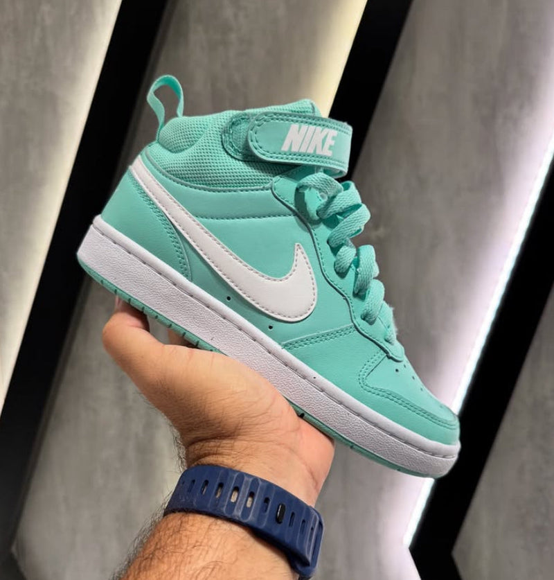 Tênis nike court borough